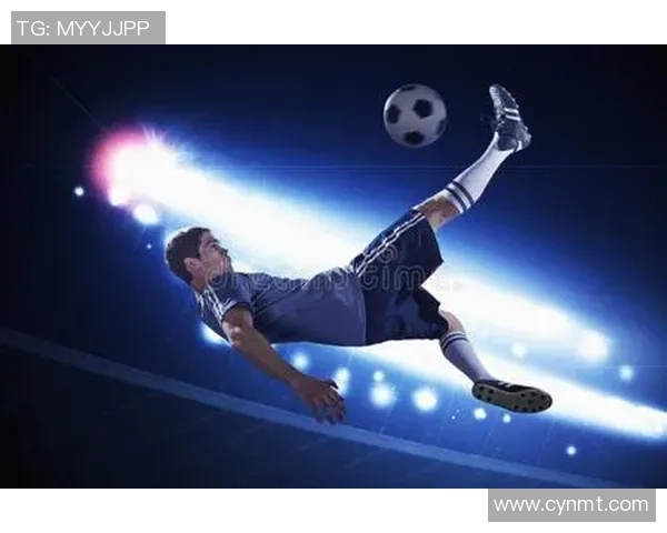 足球艺术照展现球场上的激情与优雅捕捉运动员的瞬间之美与力量